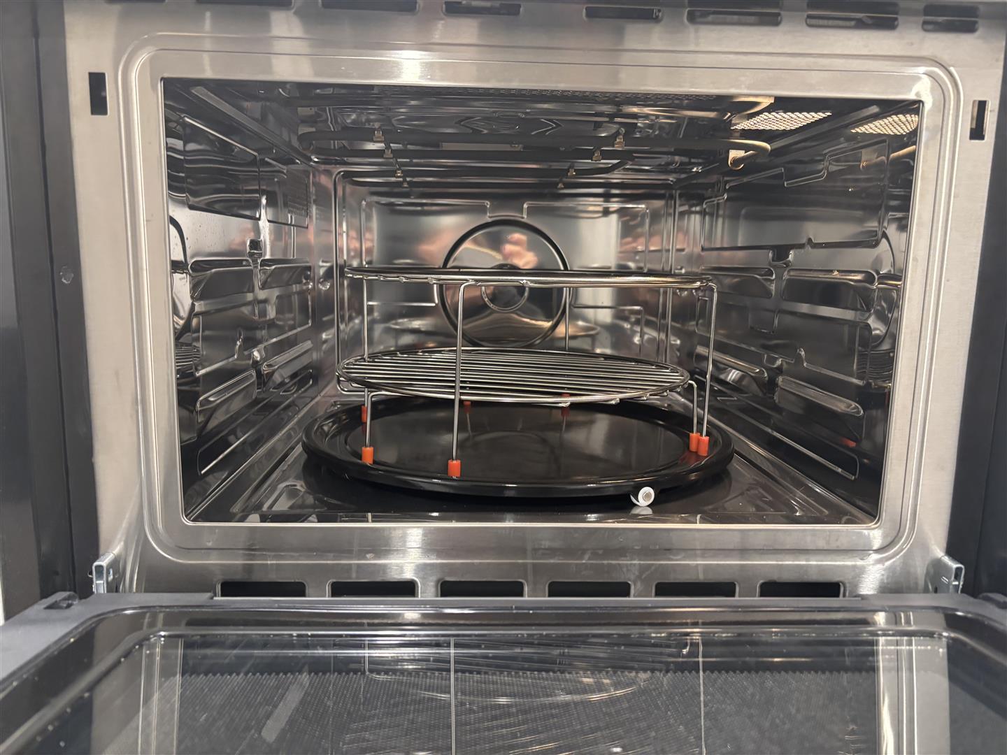 Pereers Microwave.jpg